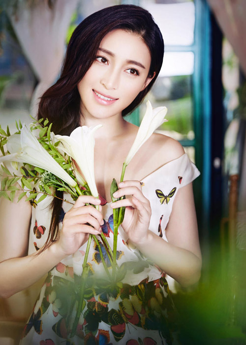 甘婷婷花朵一字肩礼服复古优雅写真照